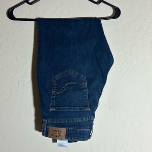 Levi mid rise boyfriend ankle